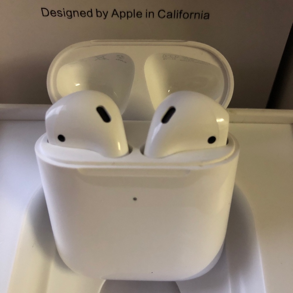 AirPods
